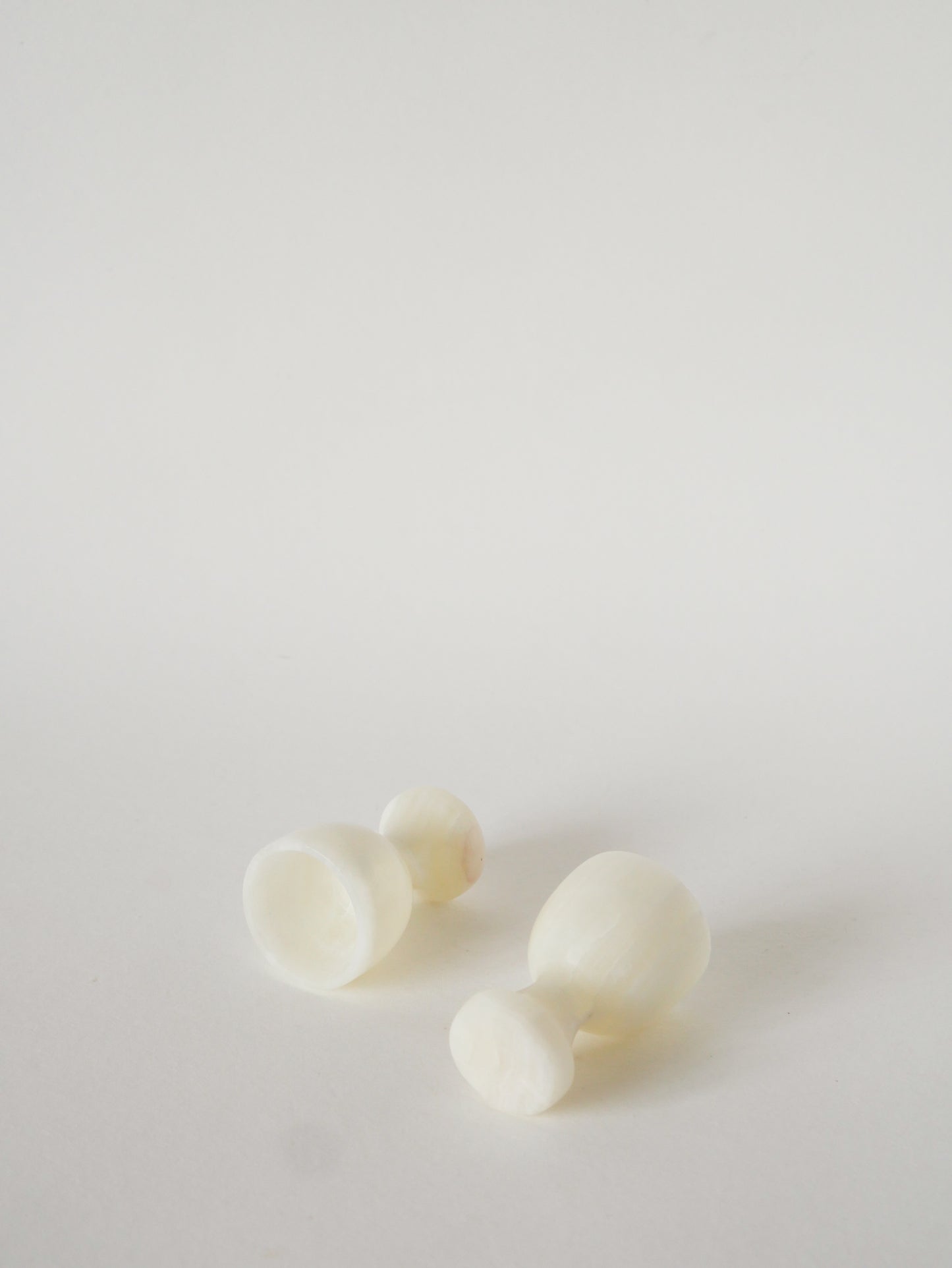 Paire de coquetiers en Albâtre, Ecru, 1970
