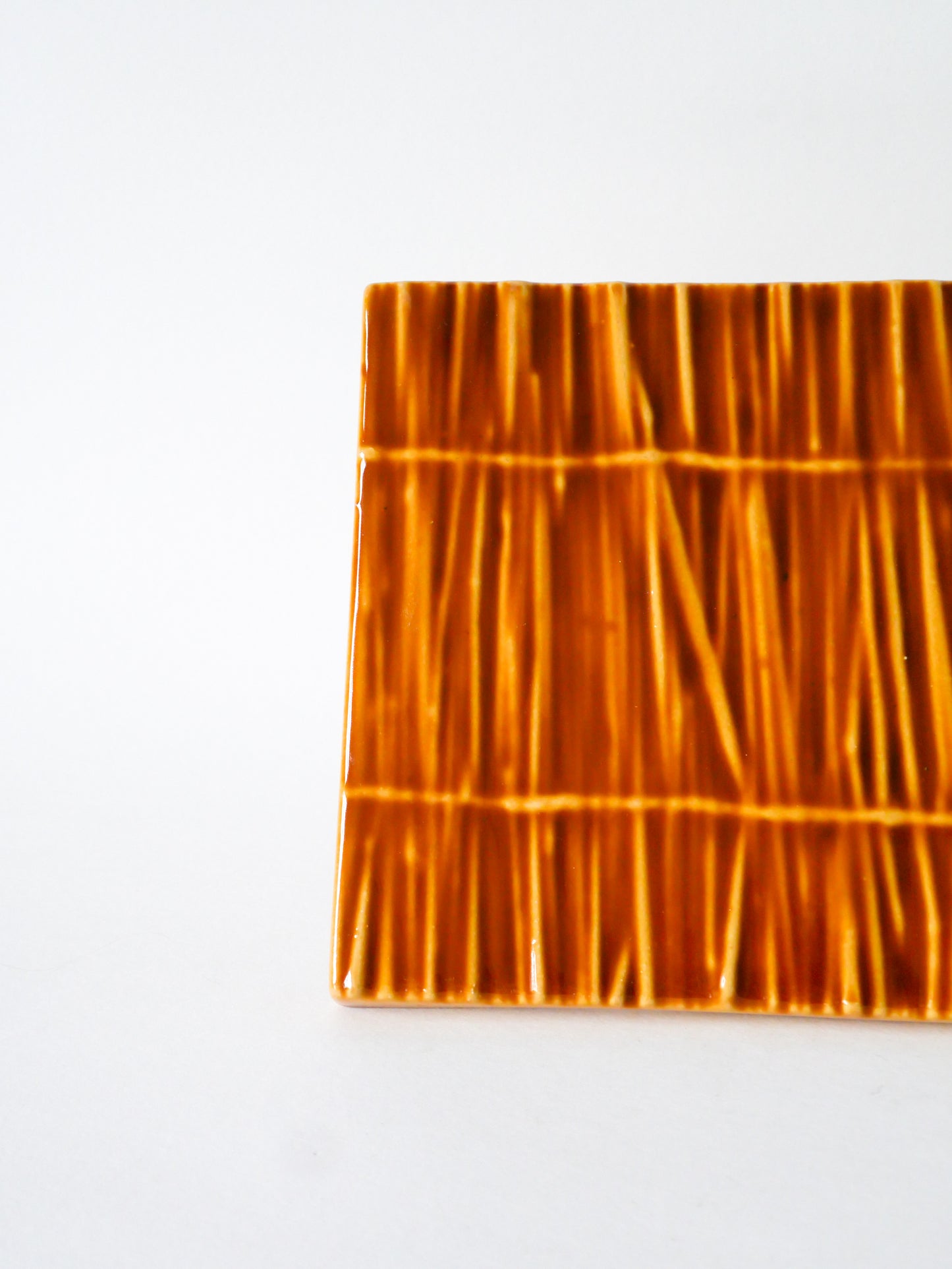 Grand dessous de plat en barbotine, modèle "Bambou", Design, 1970