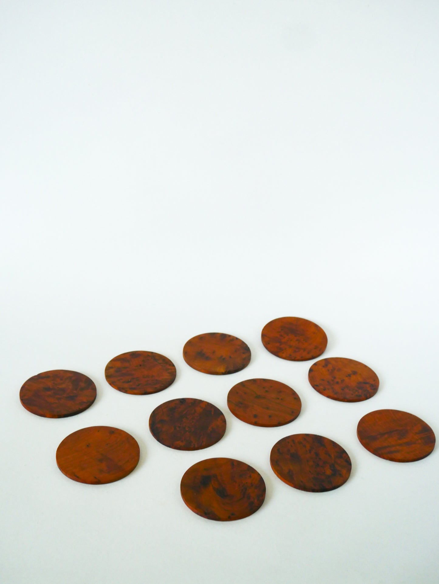 Ensemble de 11 dessous de verre en bois de Tuya, effet loupe d'orme, 1970
