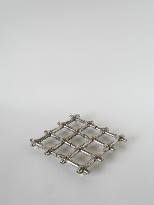 Dessous de plat effet bambou, en métal argenté, 1970
