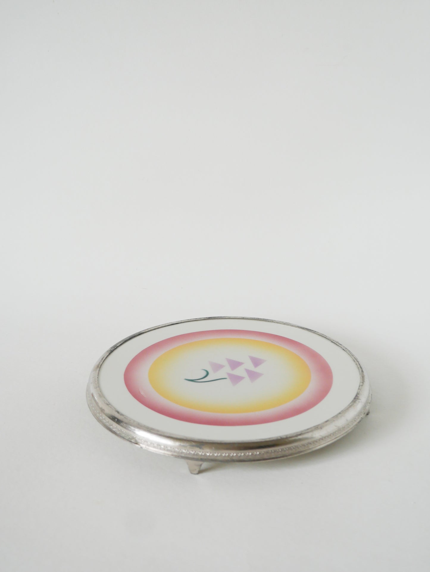 Dessous de plat en céramique et métal argenté, à motifs colorés, Art Déco, 1930