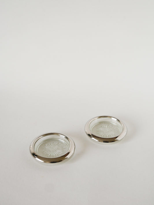 Paire de dessous de verres, en verre & métal argenté, 1950