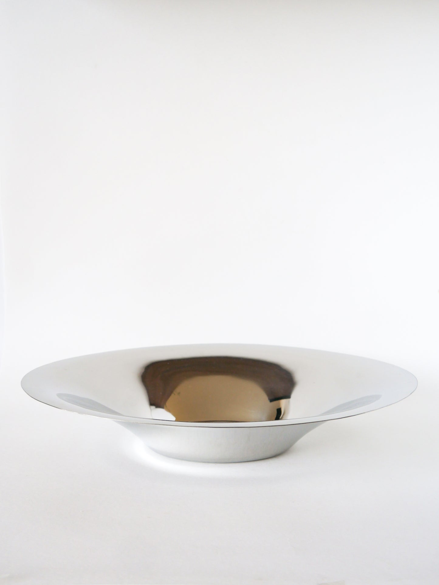 Grande coupe ovoïde en inox, Design, 1970