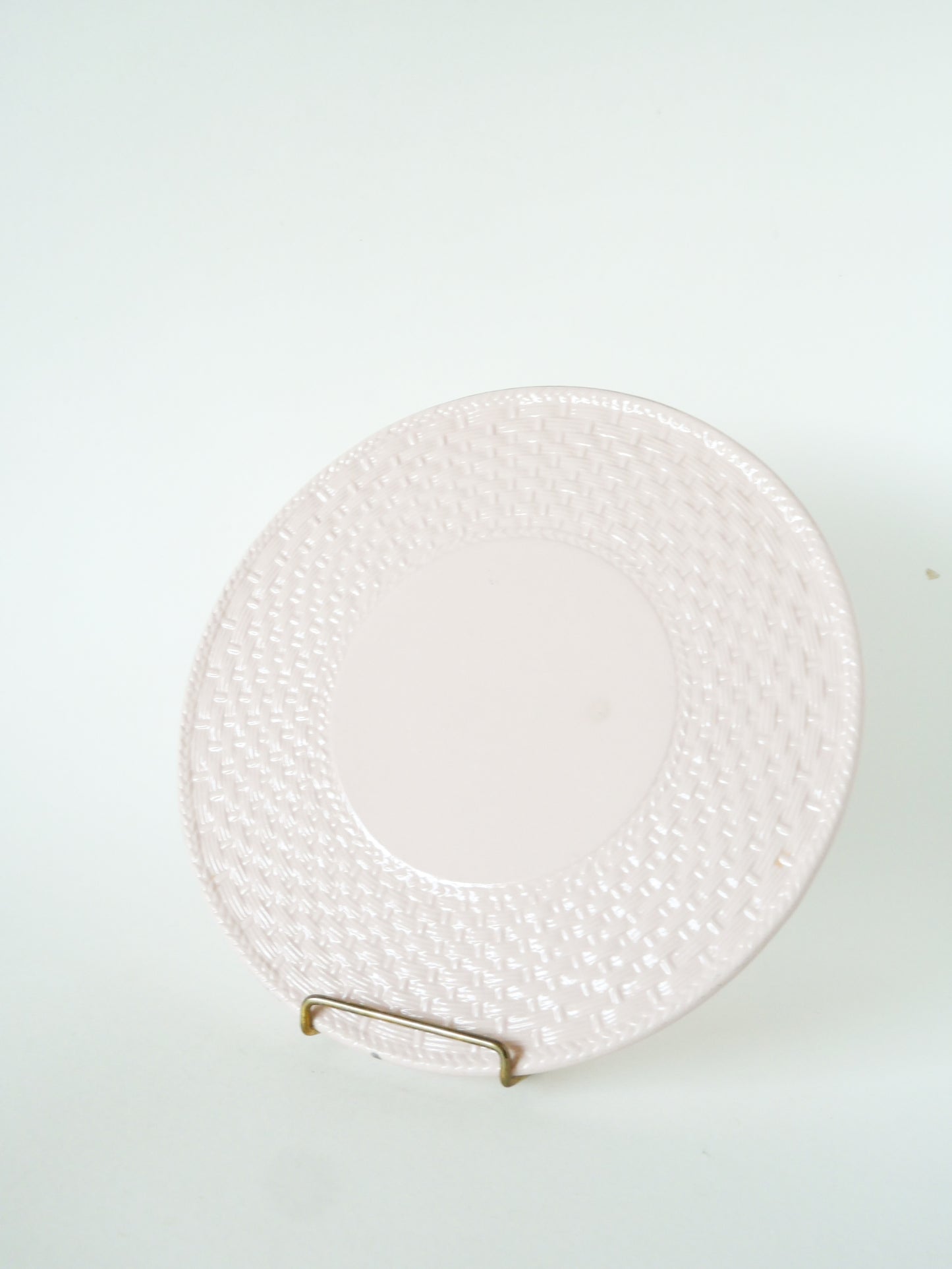 Plat à tarte en barbotine effet tressé, Rose Pâle, 1970