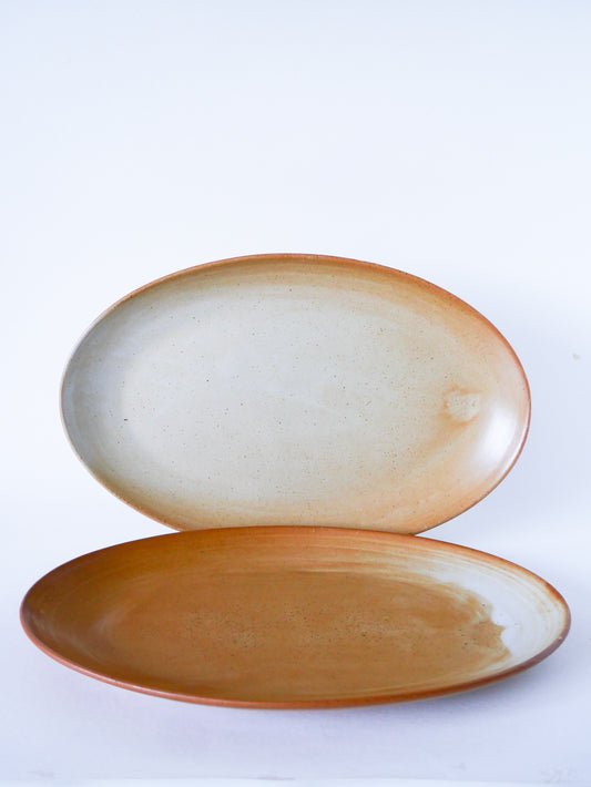 Paire de grands plats ovals en grès, 1970