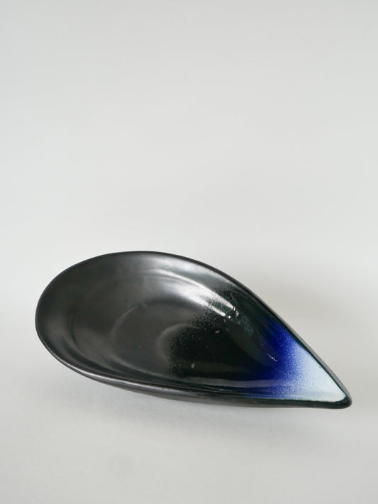 Grande coupe en céramique en forme de moule, Bleu & Noir, 1970