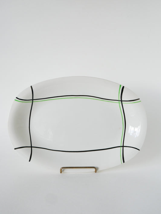 Plat oval, St Amand, peint à la main, modèle Liserés Vert et Noir, 1960