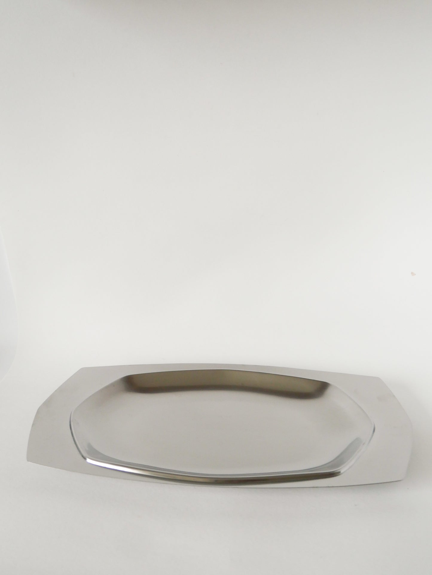 Duo de plats en inox hexagonaux, Design, 1970