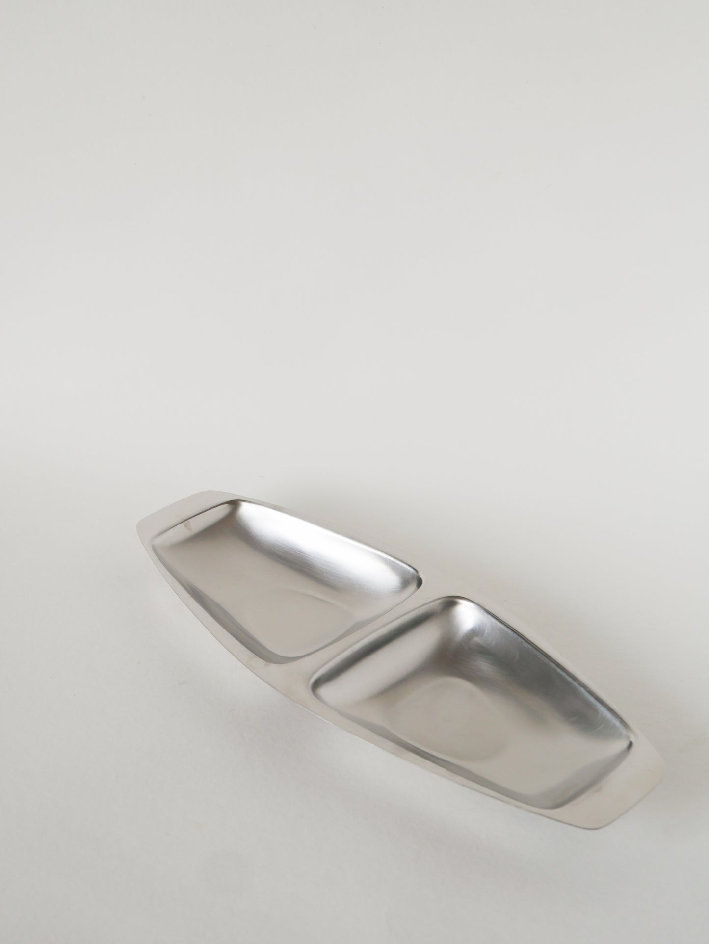 Plat à double compartiments en inox, Alessi, Design, 1980 - 36 X 14 cm