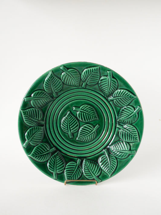 Grand plat creux en céramique, modèle Feuille, Vert et Doré, 1950