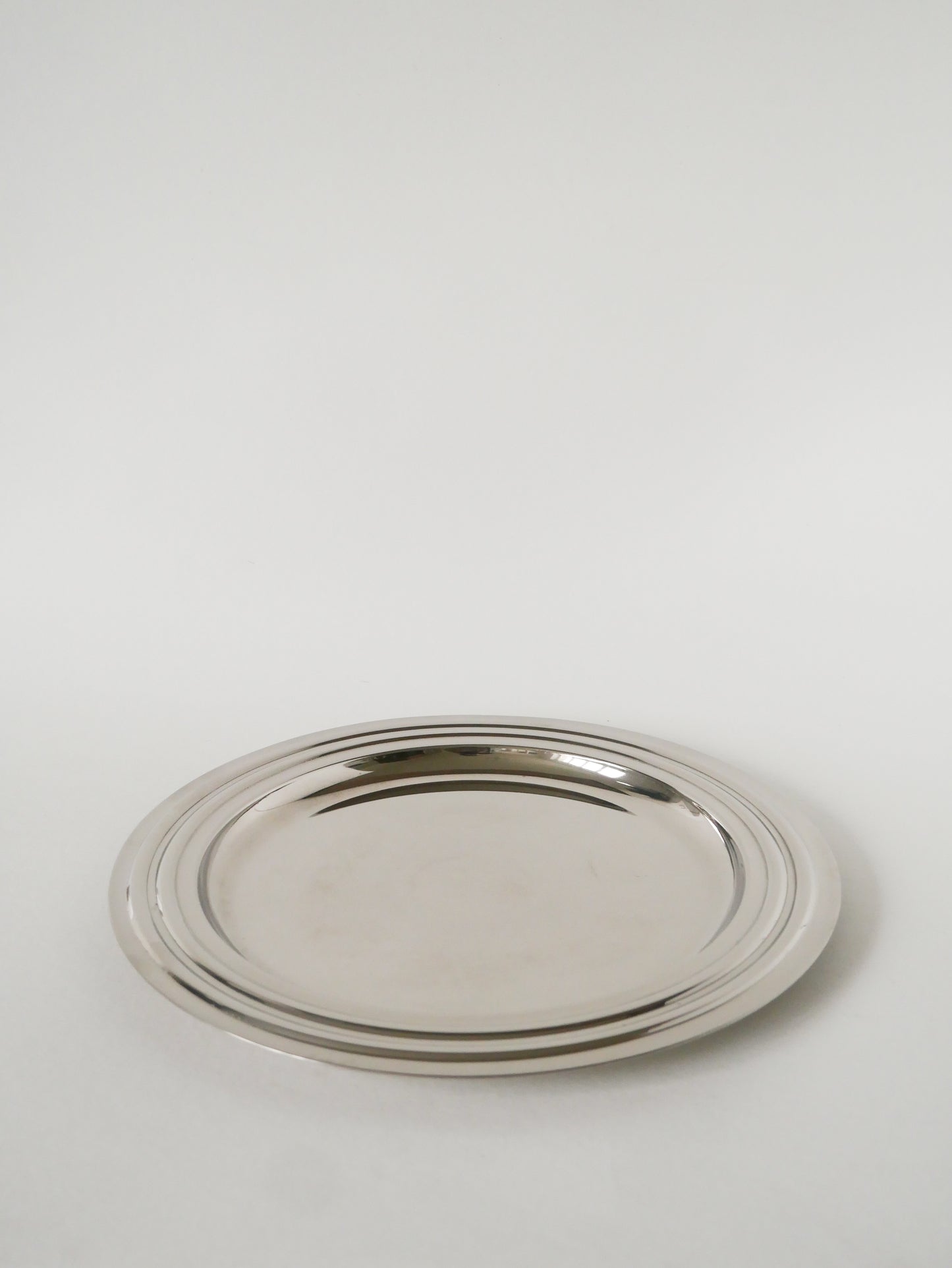 Plateau rond en métal argenté, Design, 1970