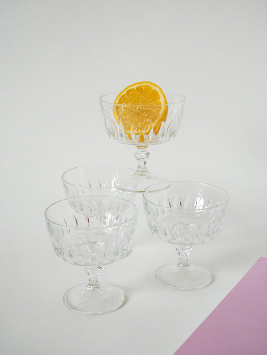 Ensemble de 4 coupes à champagne en verre moulé, 1950