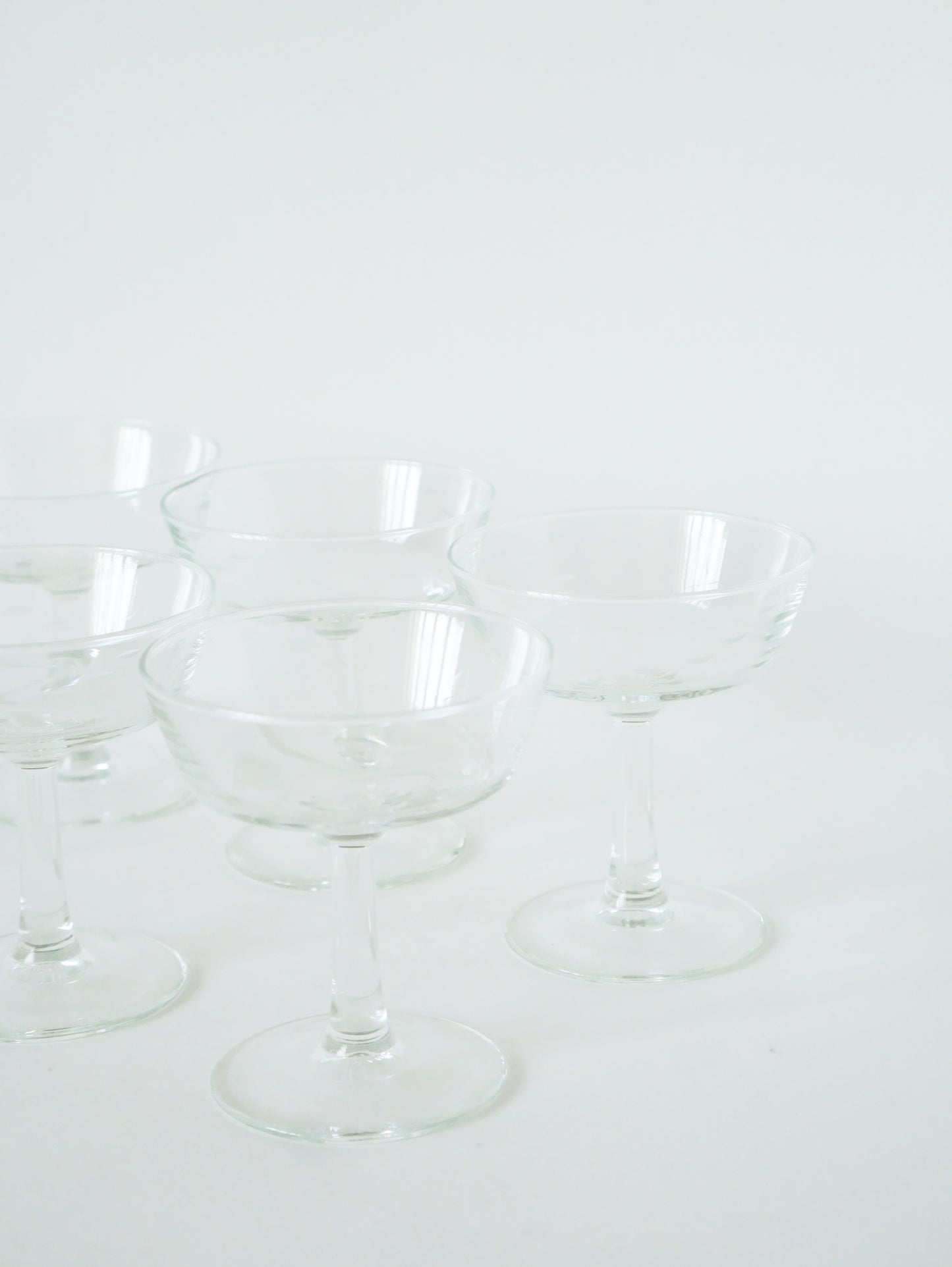 Ensemble de 6 coupes à champagne gravées en cristallin, 1960