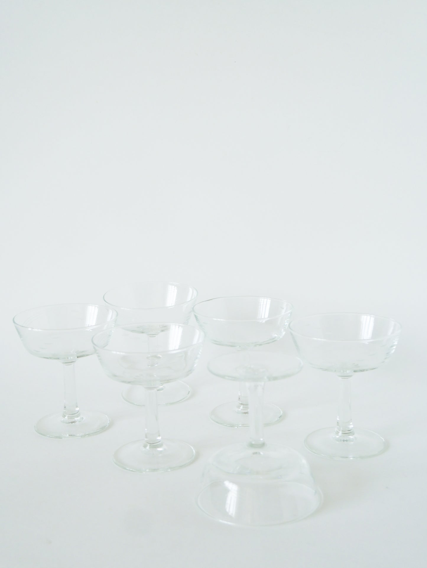 Ensemble de 6 coupes à champagne gravées en cristallin, 1960