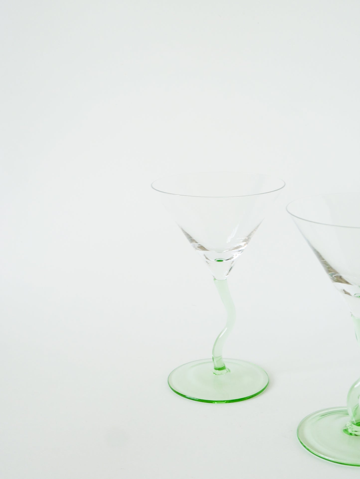 Paire de verres à cocktails, pieds torsadés, Verts, Design, 1980