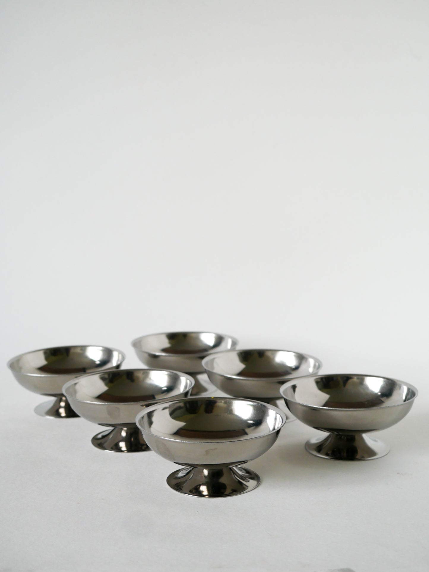 Ensemble de 6 coupes basses en inox, 1970 - 4 X 9 cm