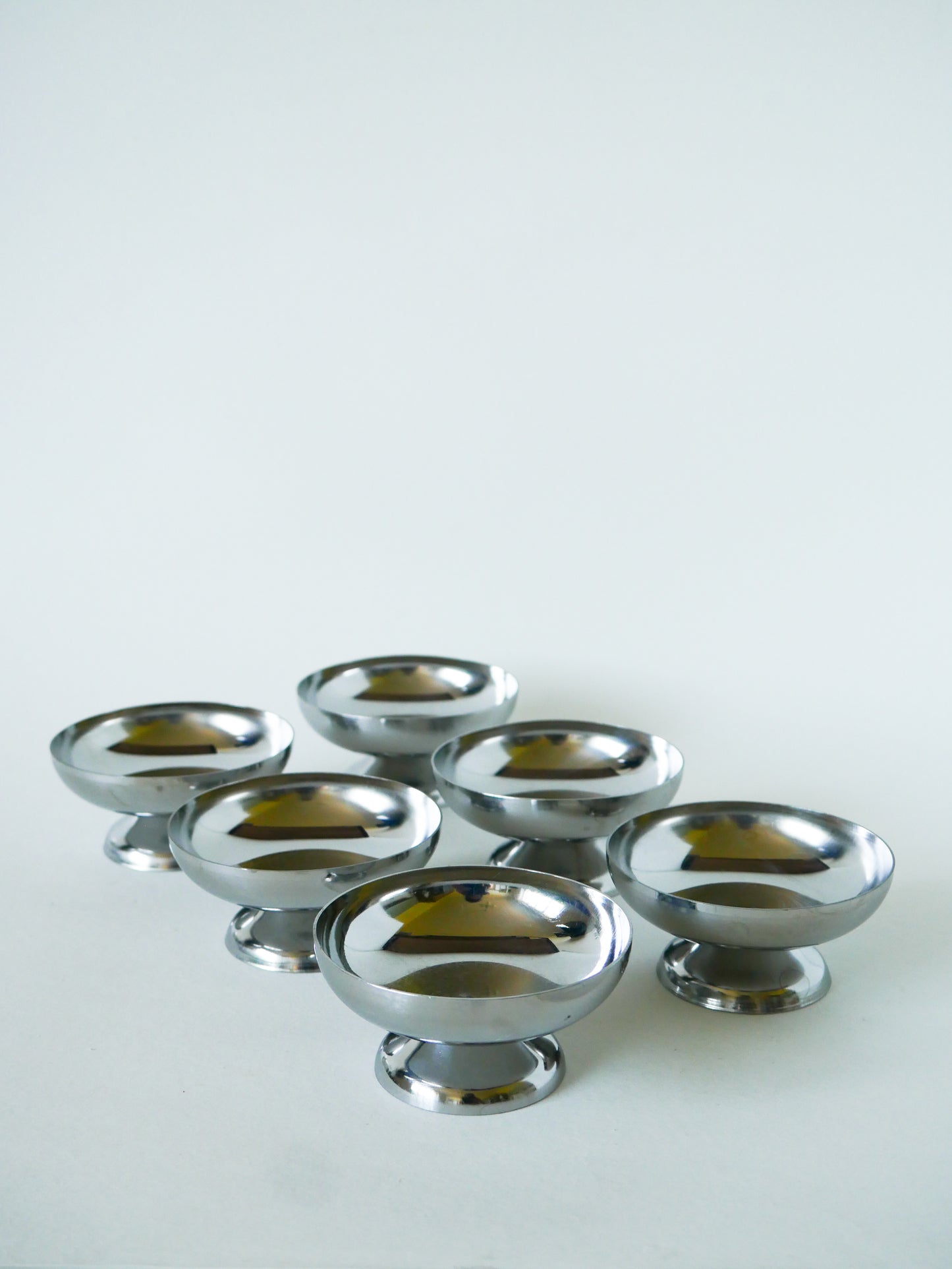 Lot de 6 coupes à glace en inox, pieds large, Design, 1970 - 4.2 X 9 cm