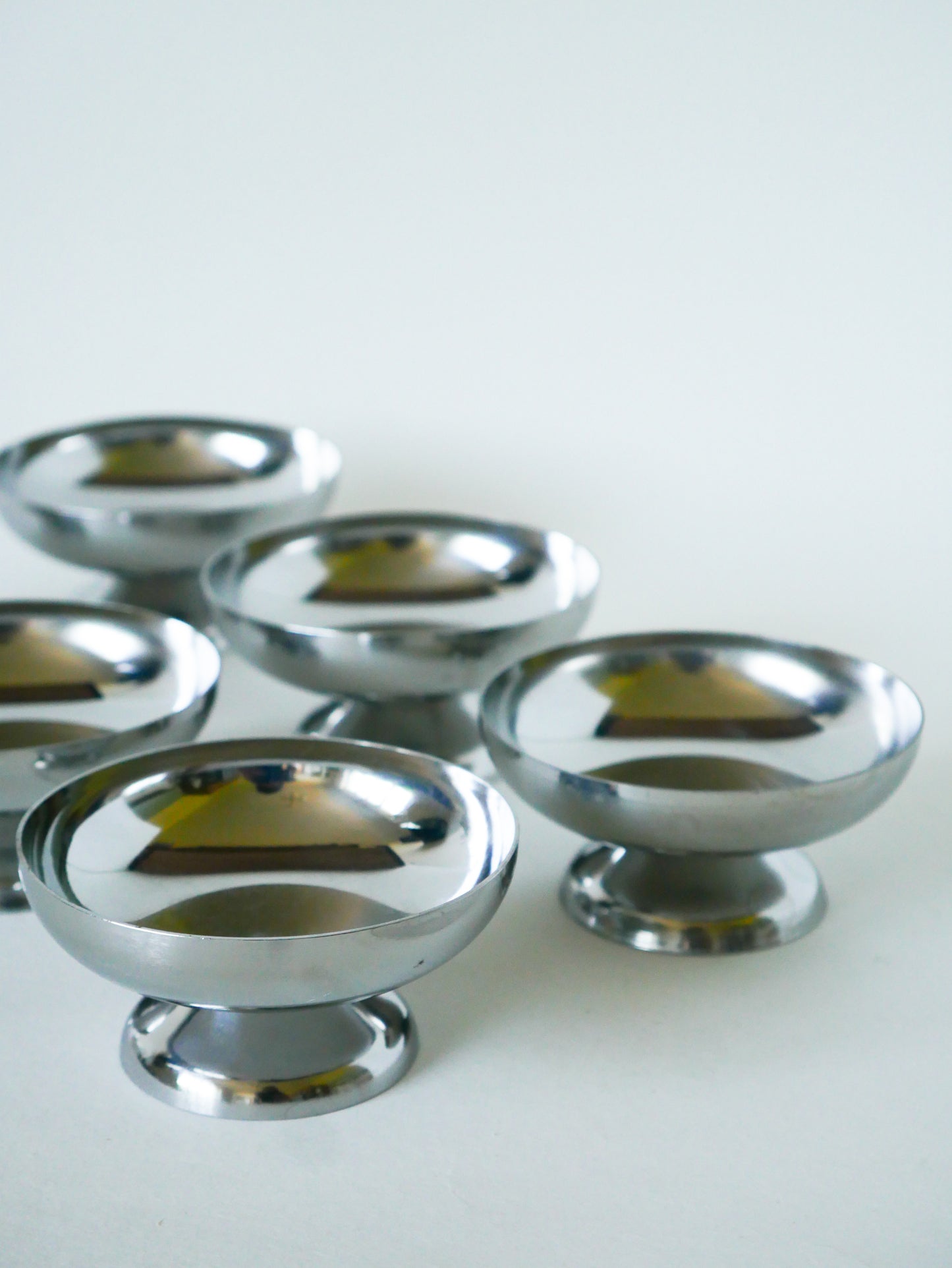 Lot de 6 coupes à glace en inox, pieds large, Design, 1970 - 4.2 X 9 cm