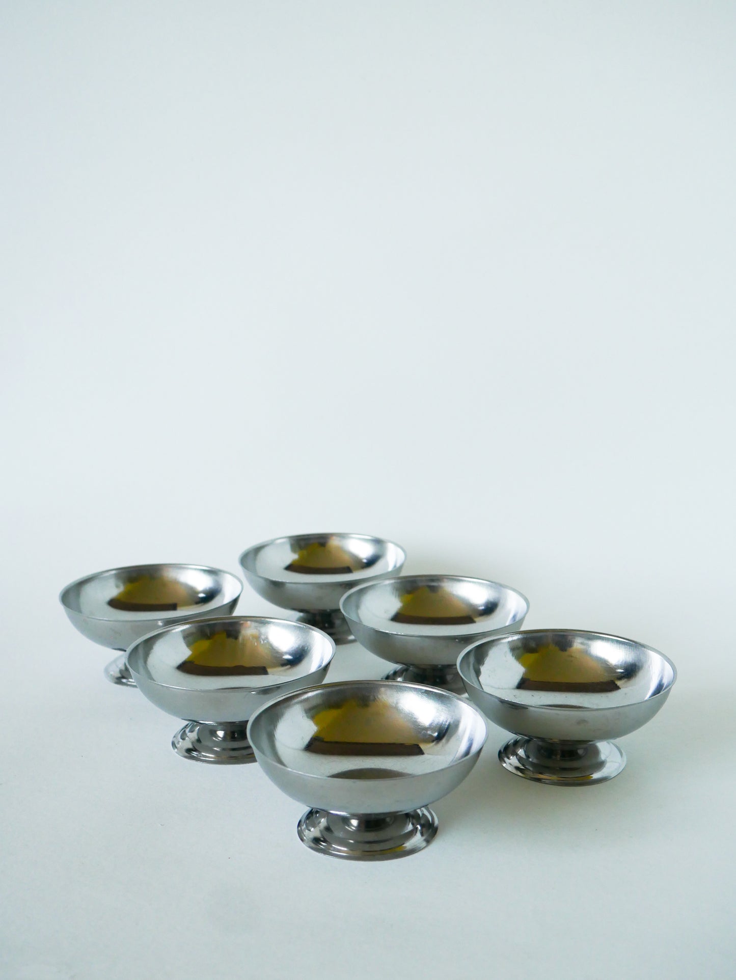 Lot de 6 coupes à glace en inox, pieds large, Design, 1970 - 4.5 X 9 cm