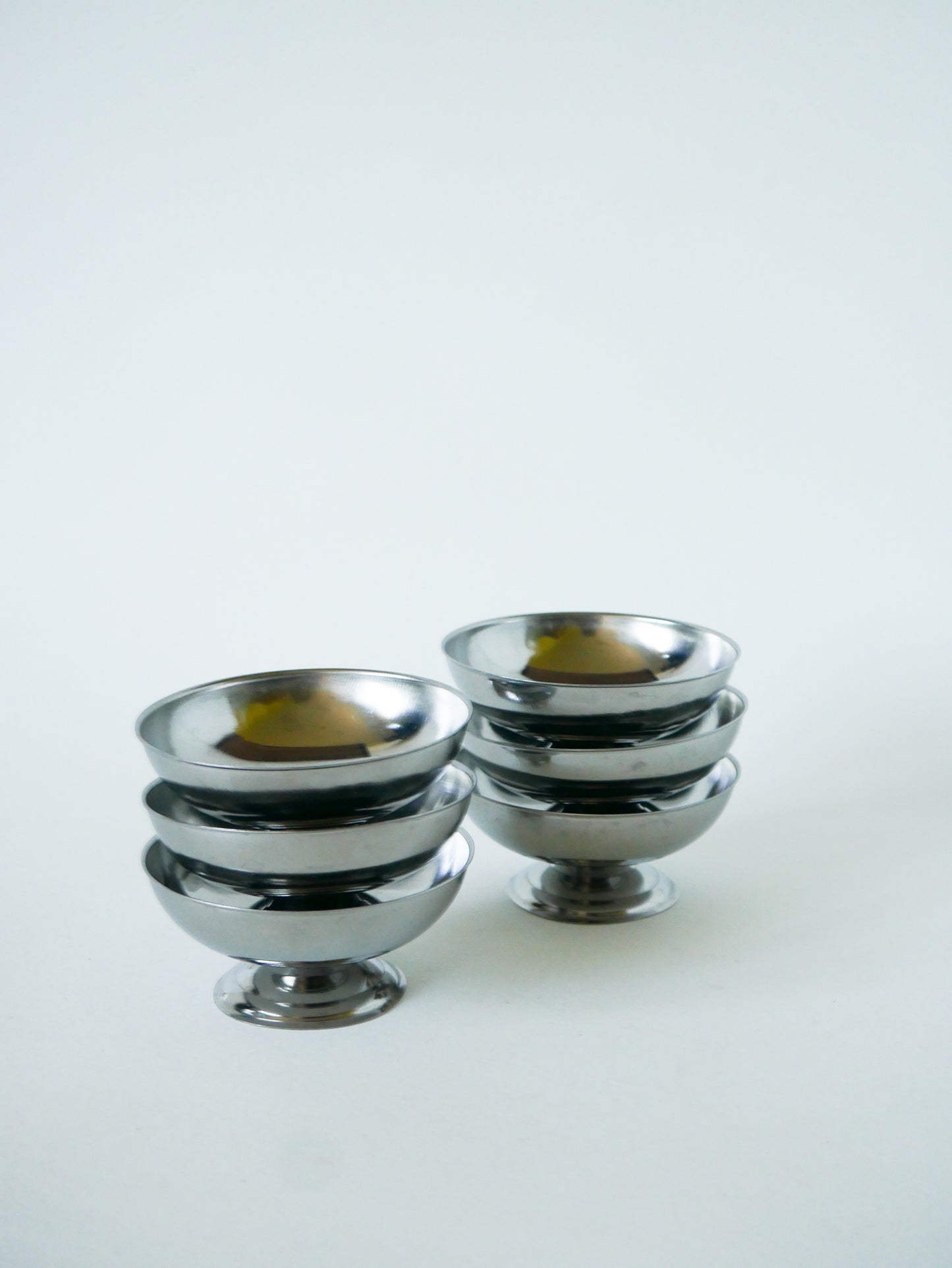 Lot de 6 coupes à glace en inox, pieds large, Design, 1970 - 4.5 X 9 cm