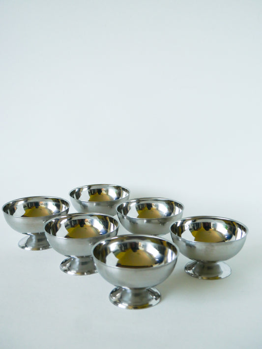 Lot de 6 coupes à glace en inox, pieds large, Design, 1970 - 5 X 9 cm