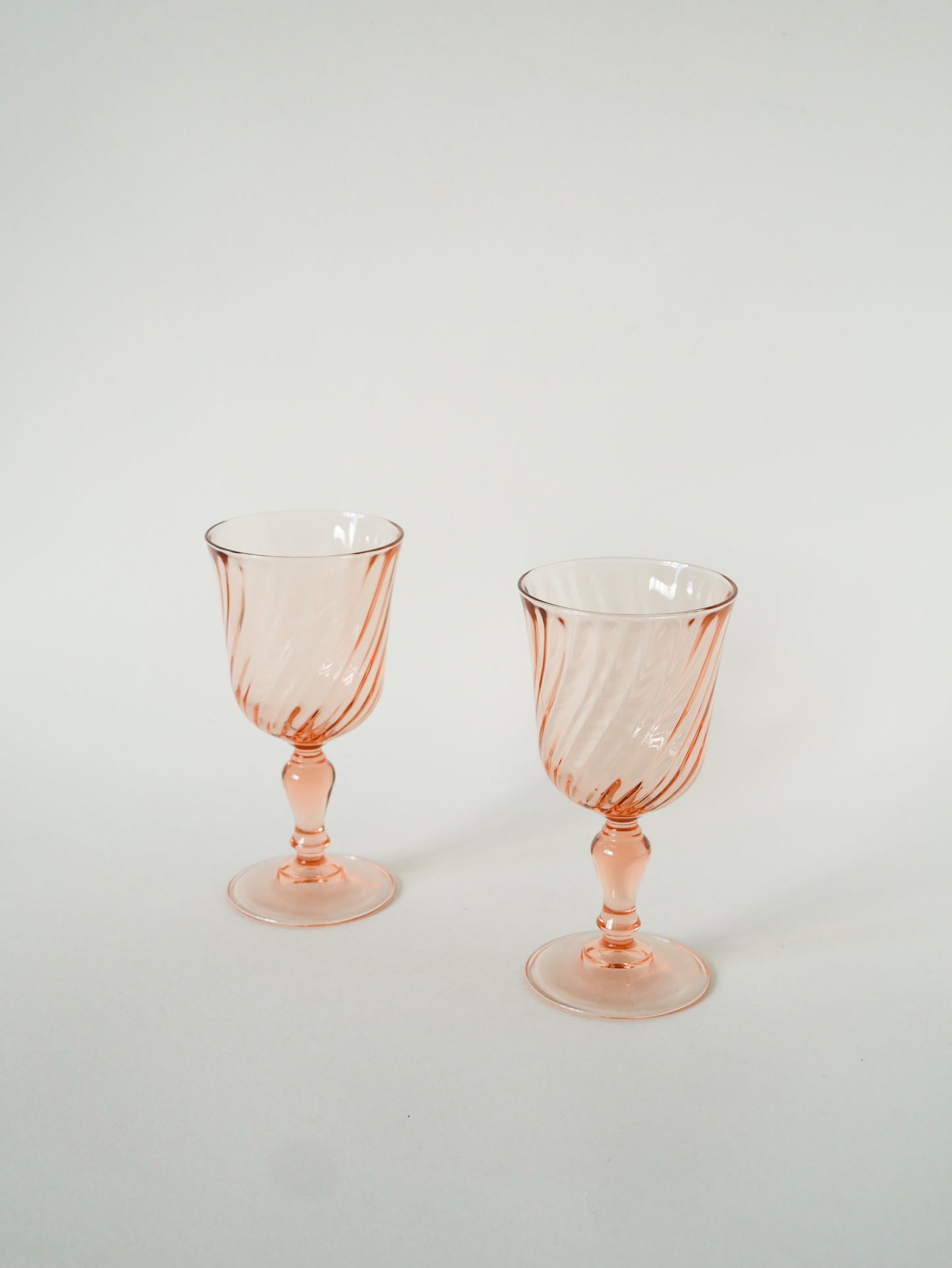 Lot de 6 grands verres à vin en verre Rosaline, Rose, 1960