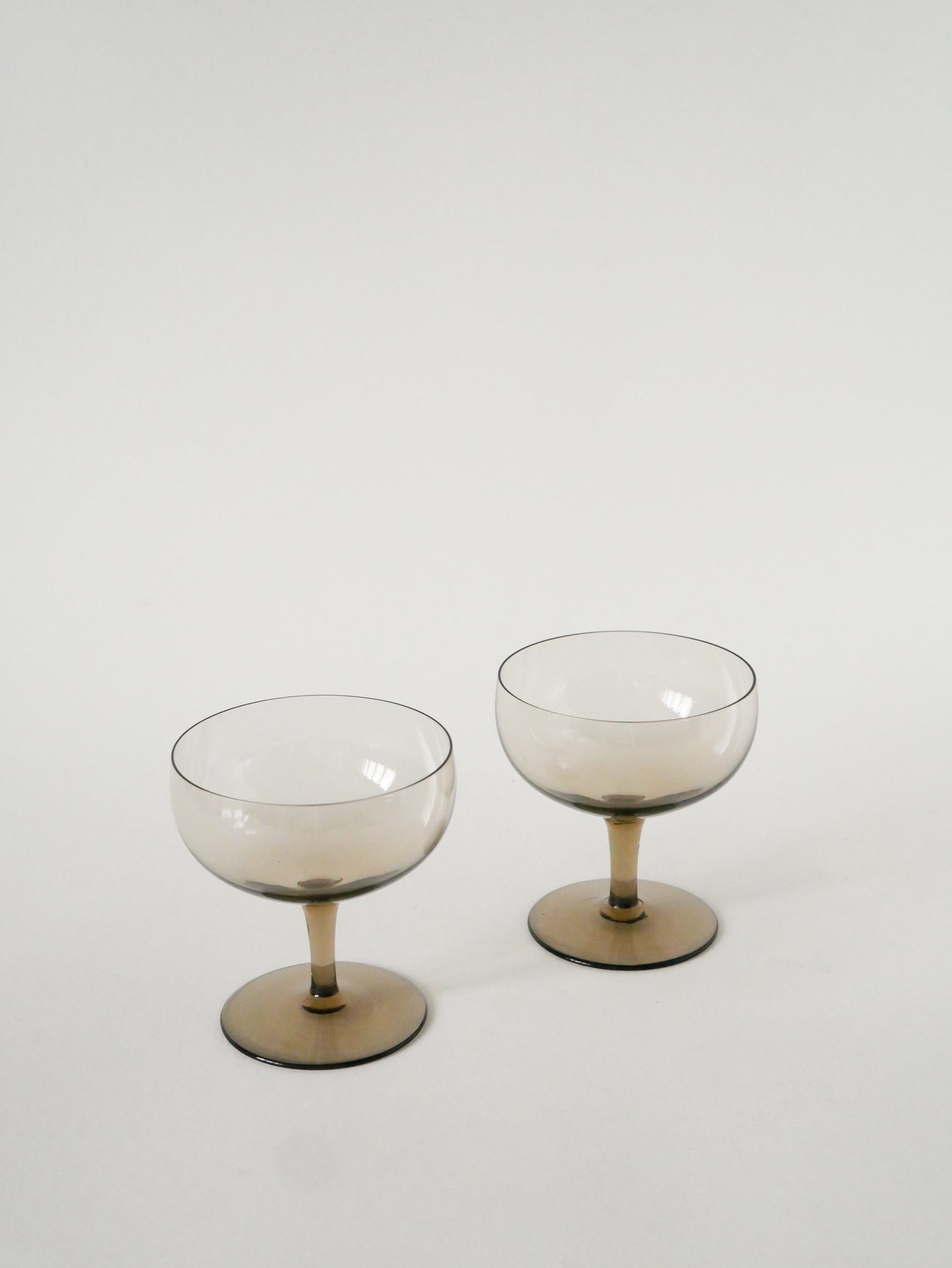 Duo de coupes à champagne, Verre Fumé, Design, 1970