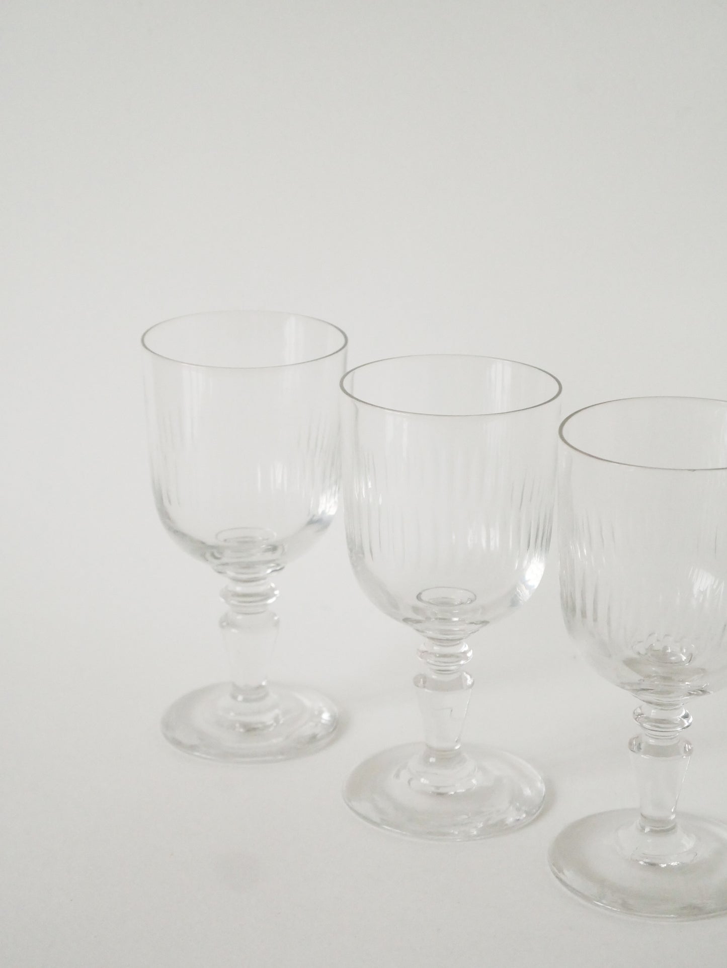 Lot de 4 grands verres à vin anciens, 1930