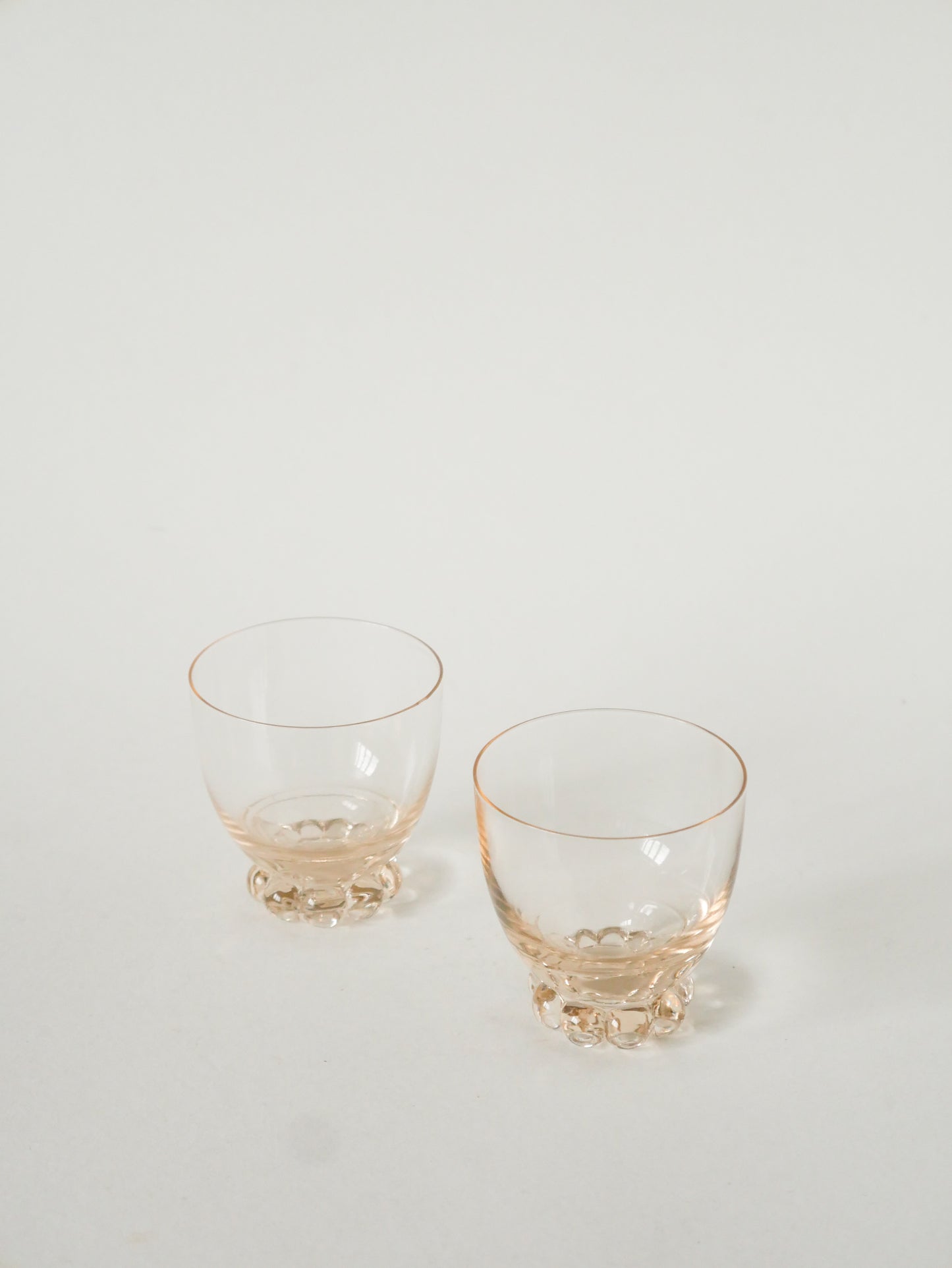 Duo de mini verres, pieds boules, Rose, Design, 1960