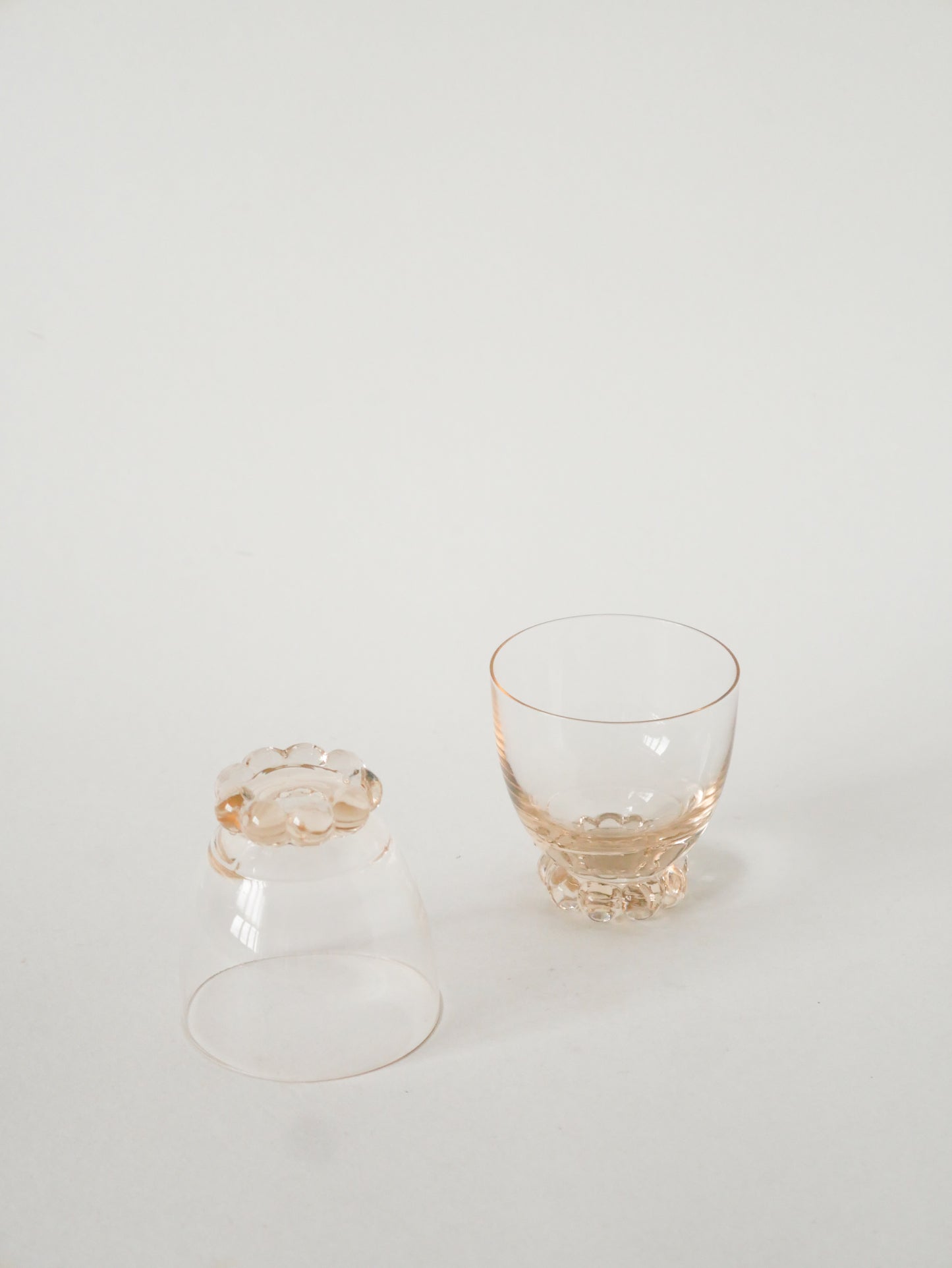 Duo de mini verres, pieds boules, Rose, Design, 1960