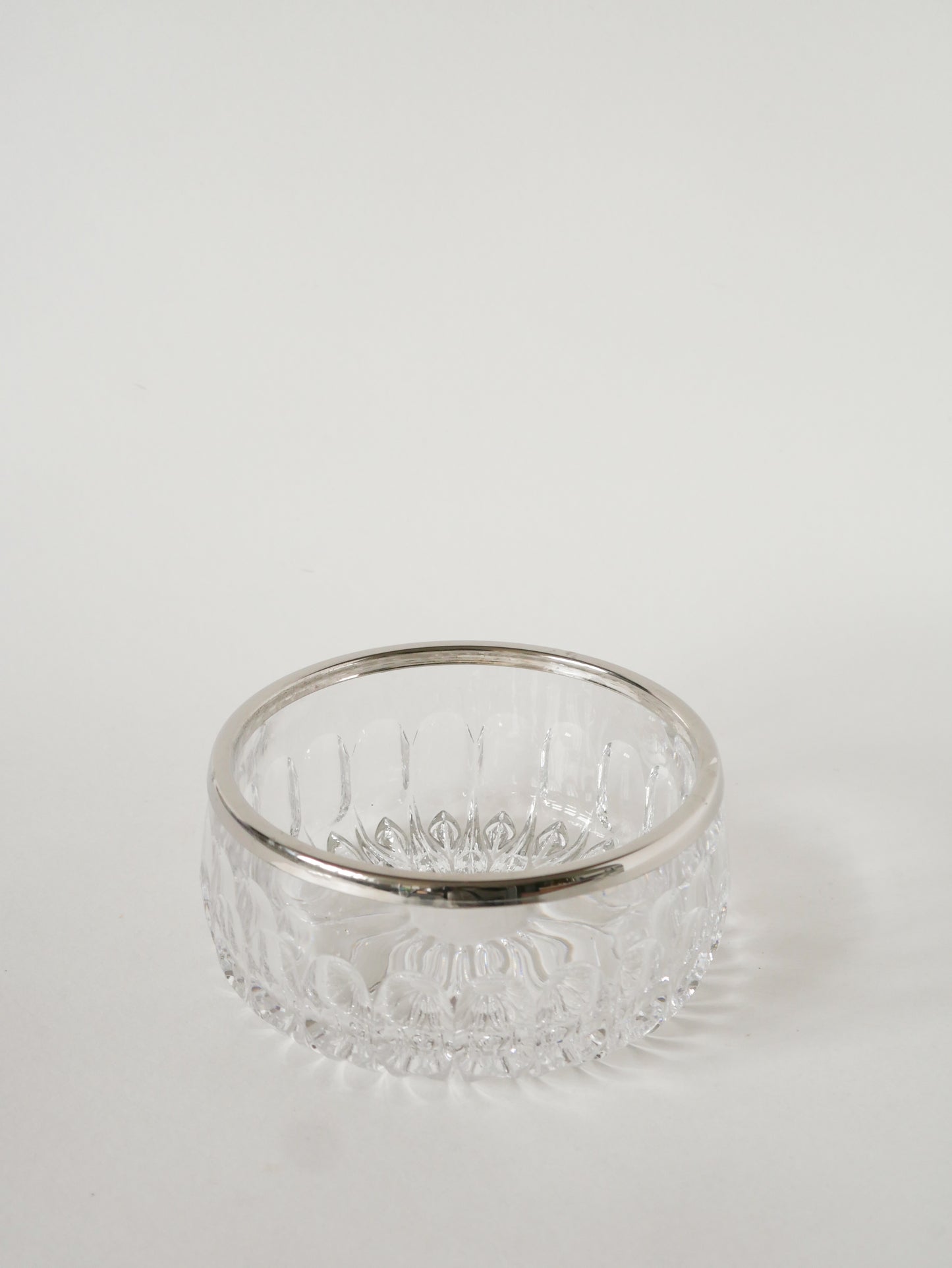 Petit saladier en cristal et métal argenté, 1950