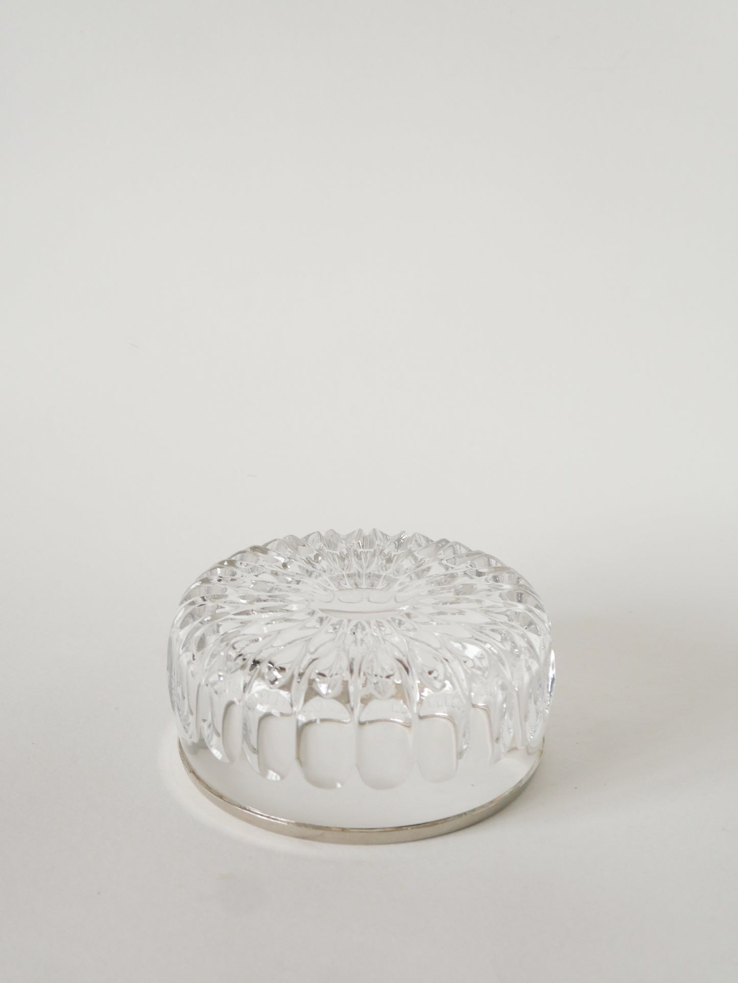 Petit saladier en cristal et métal argenté, 1950