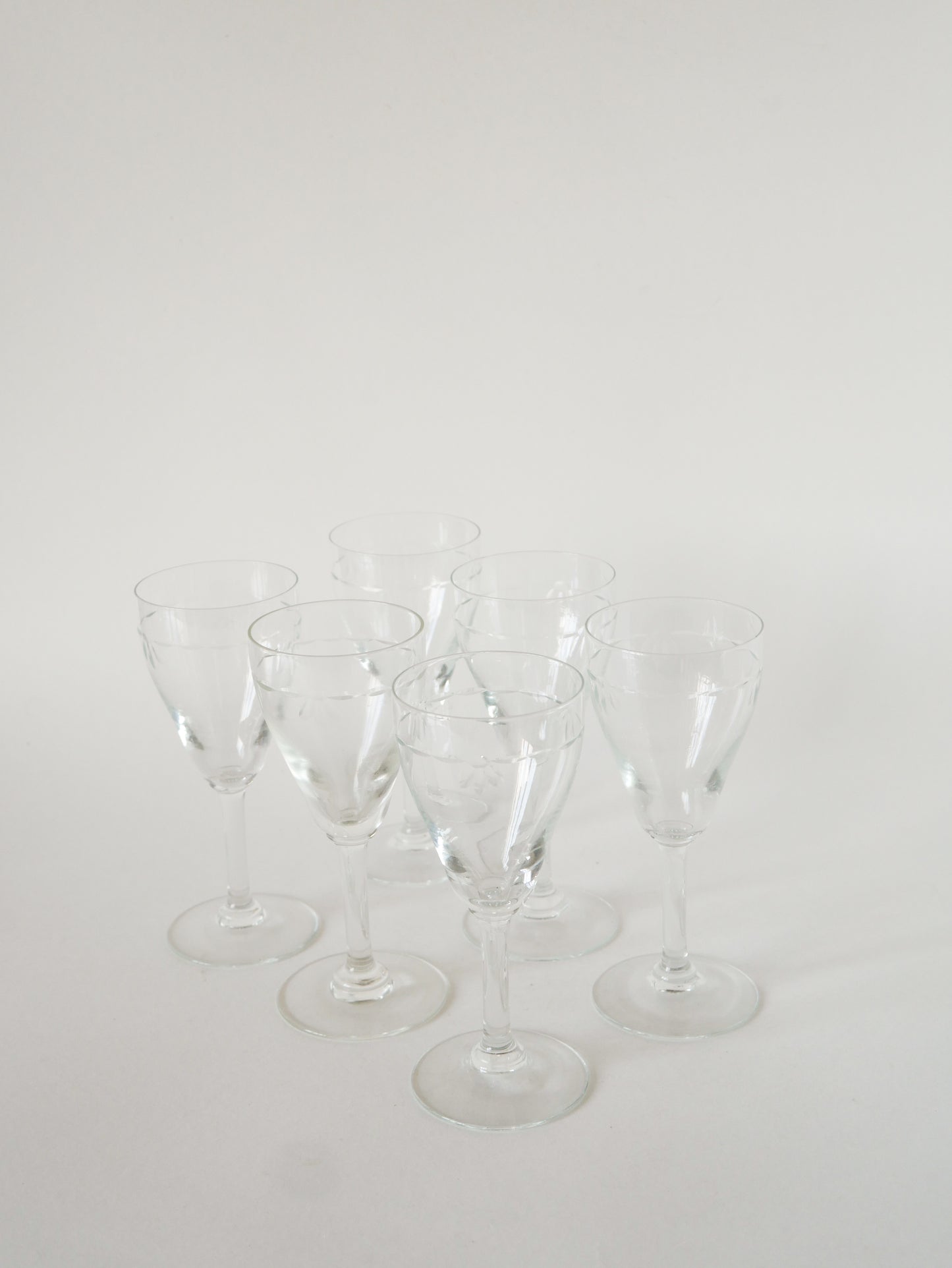 Lot de 6 verres à vin en cristal gravé, 1950