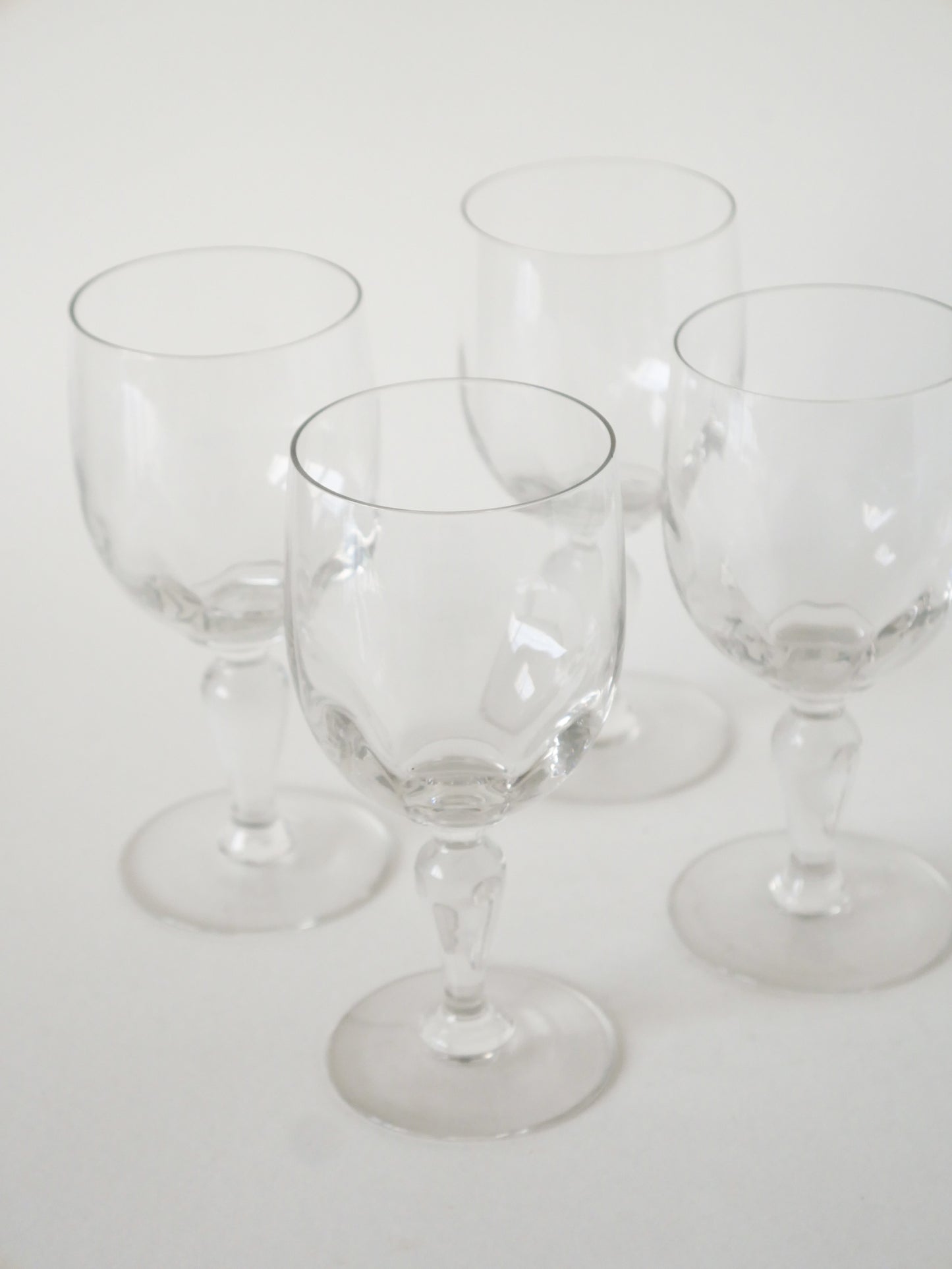 Lot de 4 grands verres à vin en cristal, 1930