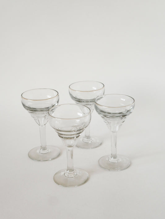 Lot de 4 verres à vin en verre moulé, 1920