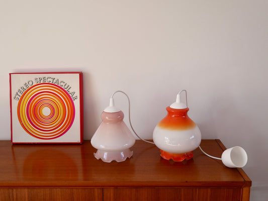 Suspension en opaline dentelée rose poudré années 60