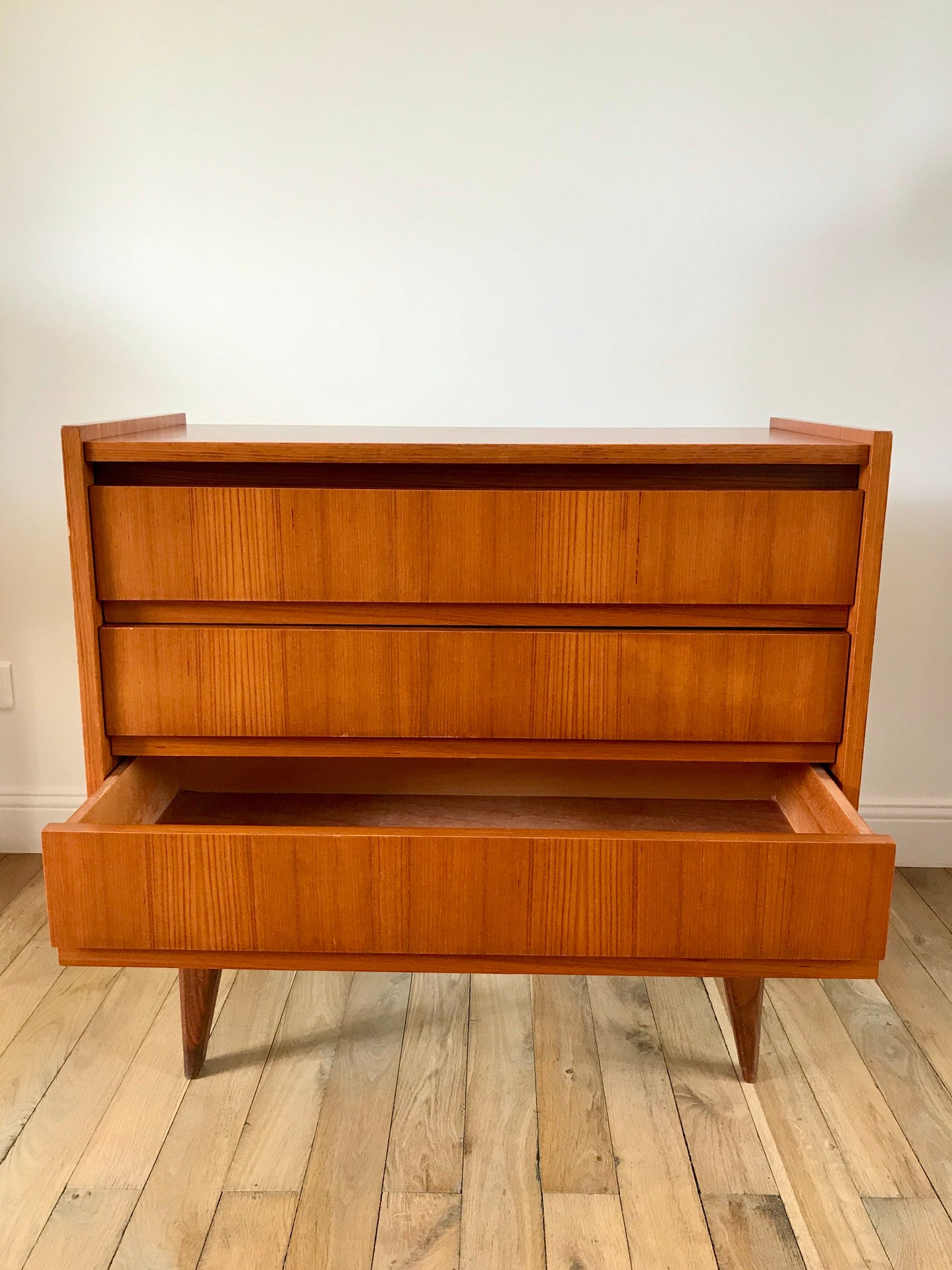 Commode coiffeuse scandinave en teck design danois années 60