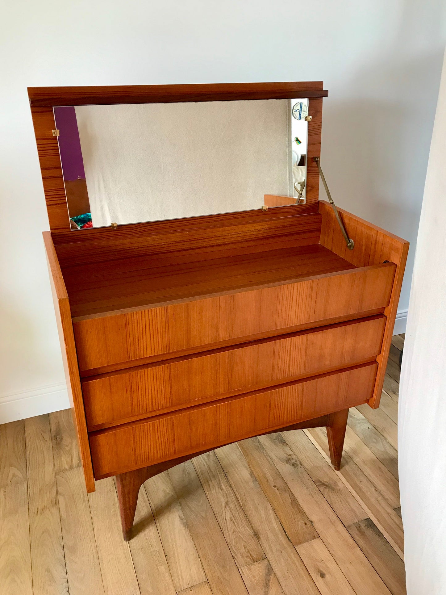 Commode coiffeuse scandinave en teck design danois années 60
