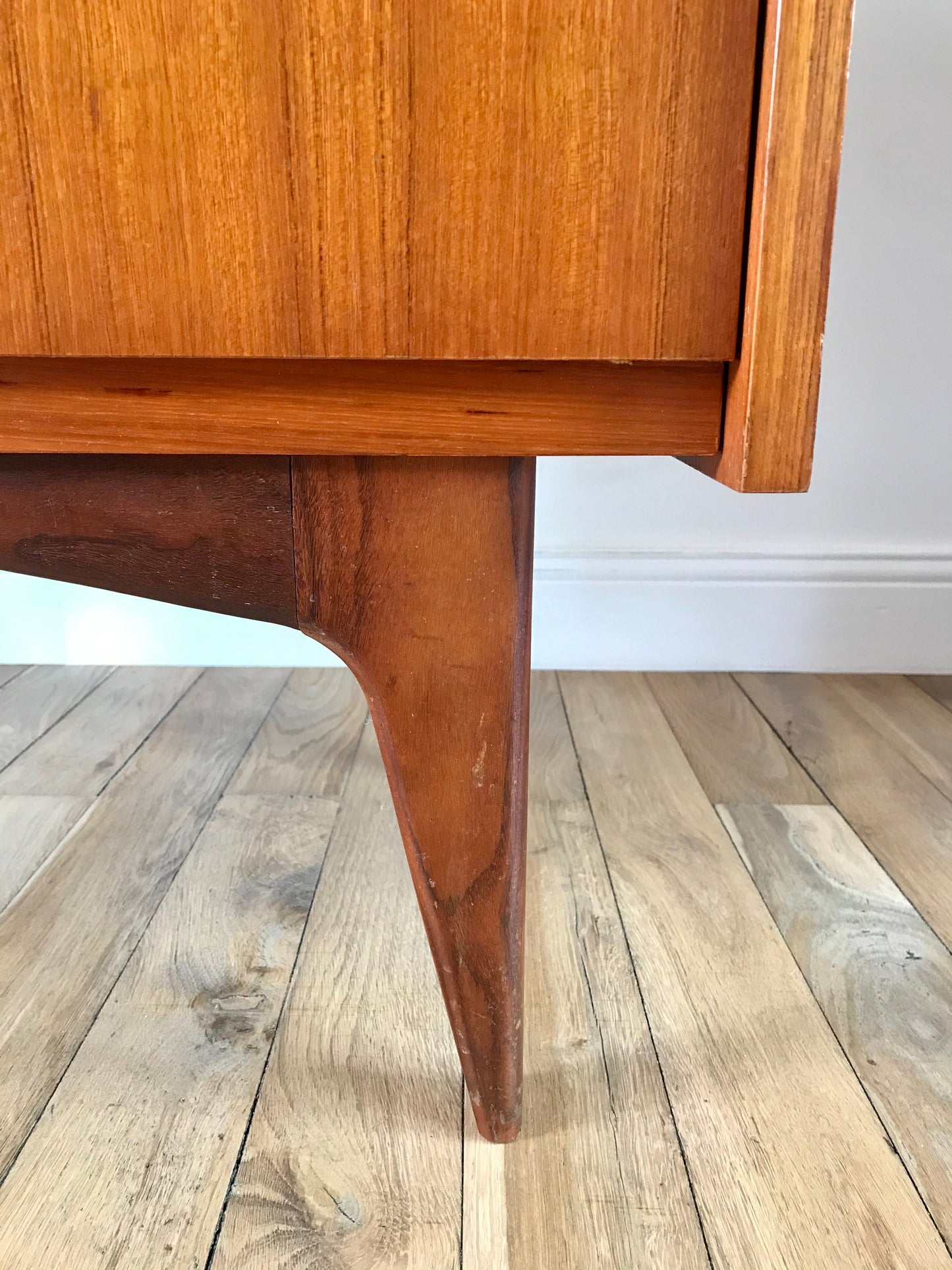 Commode coiffeuse scandinave en teck design danois années 60