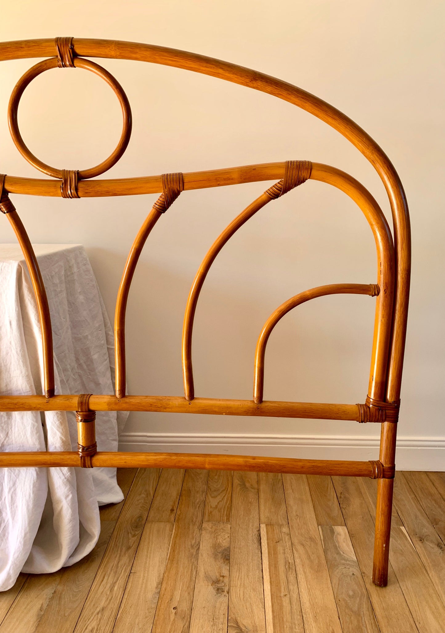 Tête de lit en rotin / bambou miel design années 60-70