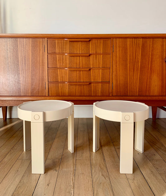 Paire de tables de chevets en plastique blanc design Made in Holland Space Age années 70