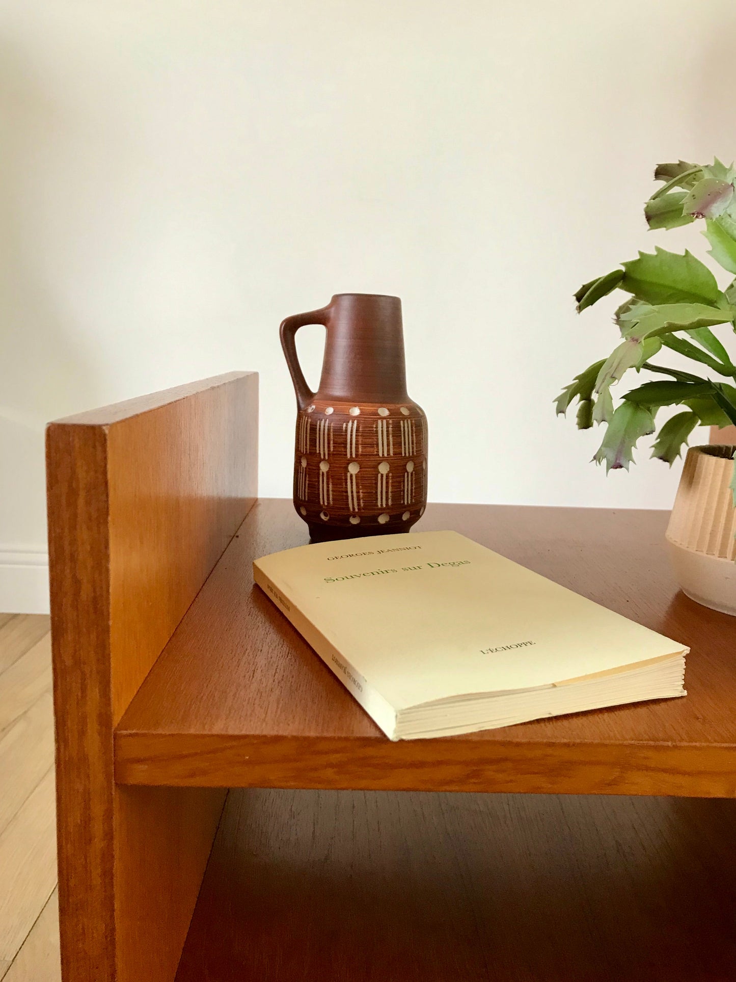 Table de chevet design scandinave en teck Mid-Century circa 1950