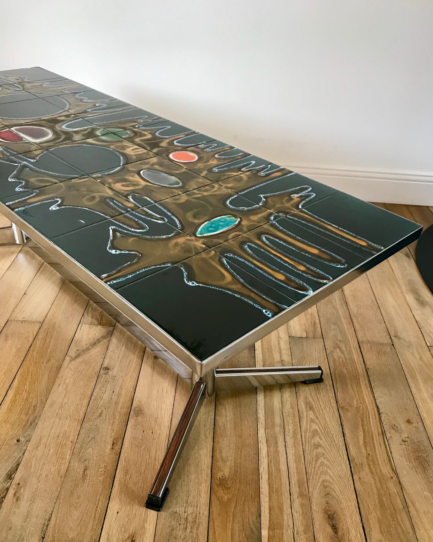 Table basse en céramique design pieds chrome abstrait Space Age années 70