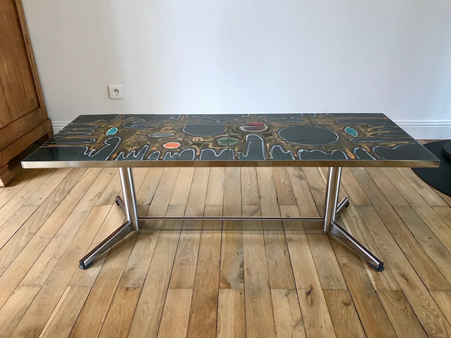 Table basse en céramique design pieds chrome abstrait Space Age années 70