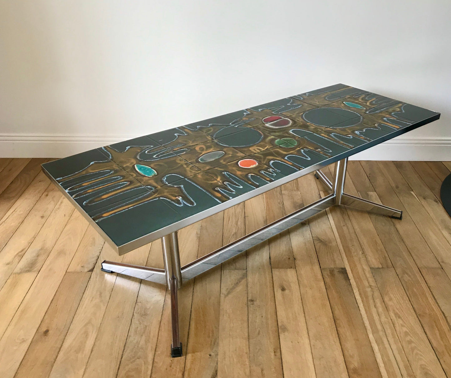 Table basse en céramique design pieds chrome abstrait Space Age années 70