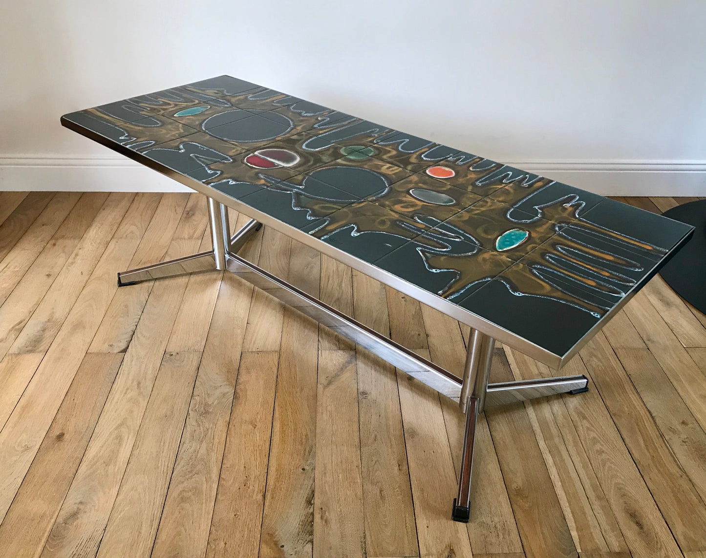 Table basse en céramique design pieds chrome abstrait Space Age années 70