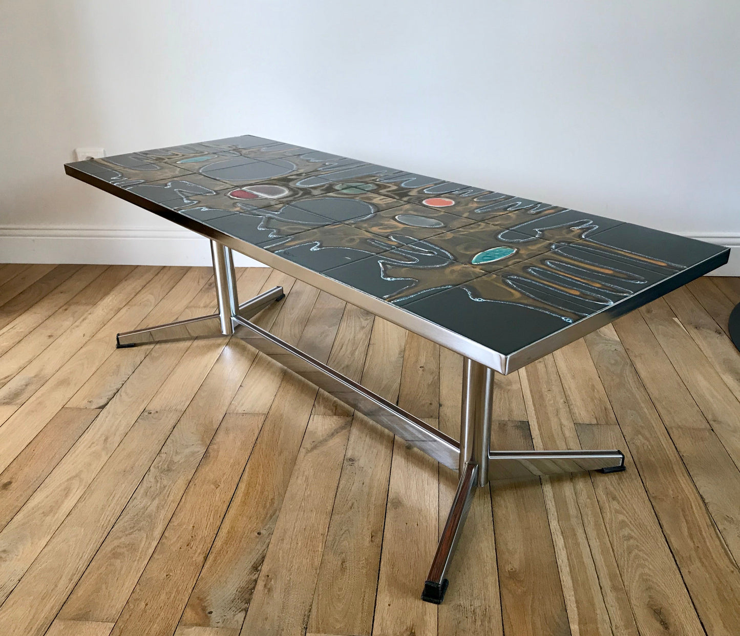 Table basse en céramique design pieds chrome abstrait Space Age années 70