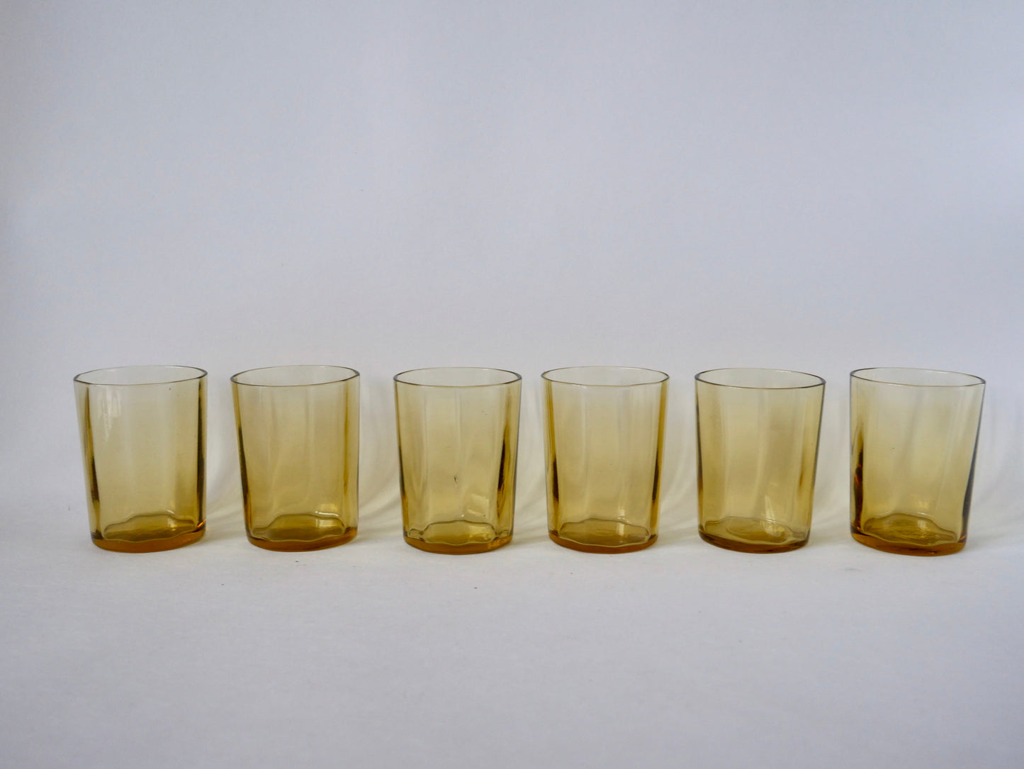 Lot de 6 verres à eau en verre jaune années 40-50